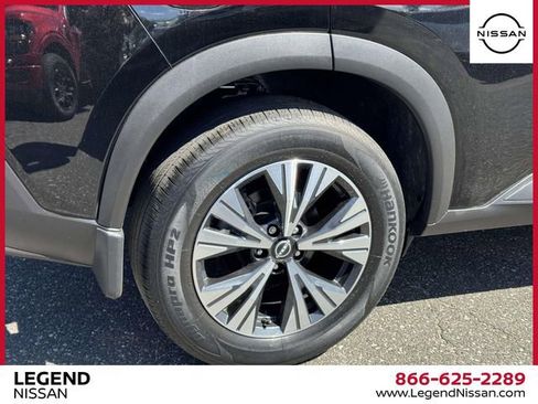 Used 2023 Nissan Rogue SV image 9