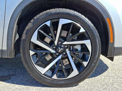 Used 2023 Mitsubishi Outlander SE image 8