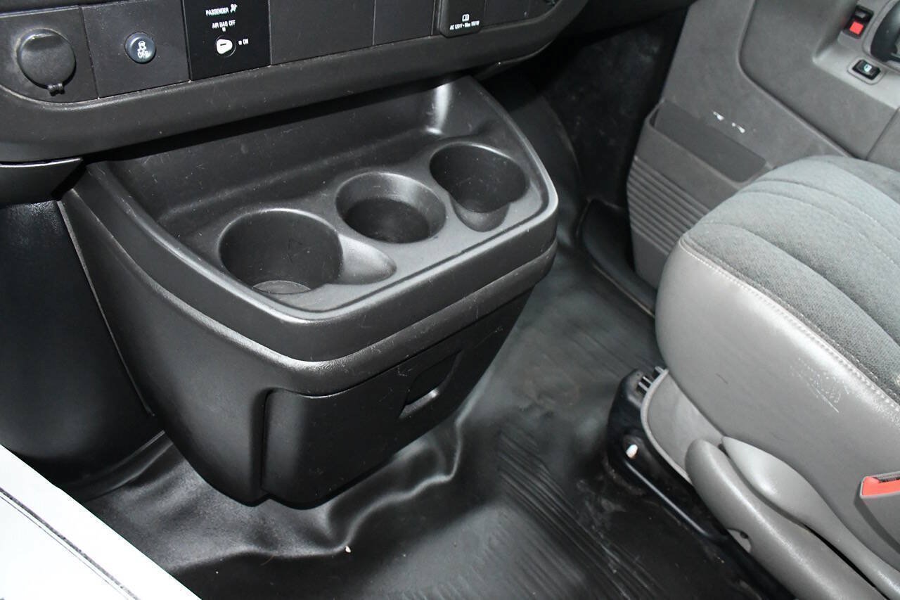 Used 2021 Chevrolet Express 2500 w/ Driver Convenience Package RWD image 16