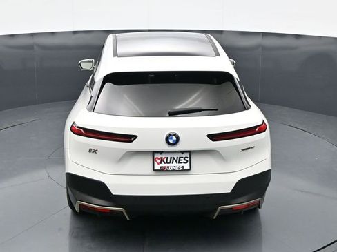 Used 2023 BMW iX xDrive50 AWD/4WD image 34