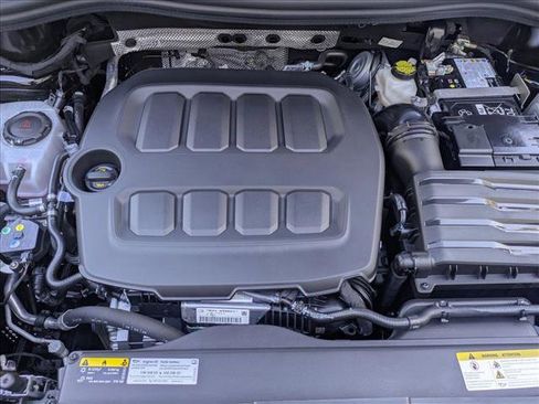 Used 2025 Volkswagen Tiguan SEL R-Line image 23