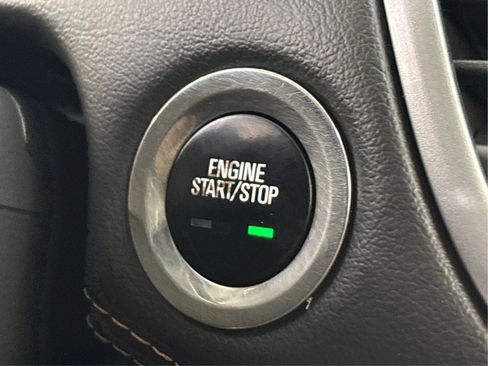 Used 2019 Chevrolet Trax LT w/ LT Convenience Package image 38