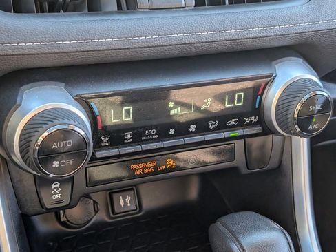 Used 2019 Toyota RAV4 XLE image 23