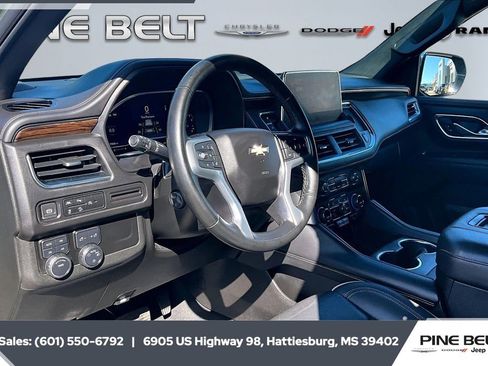 Used 2023 Chevrolet Suburban Premier image 12