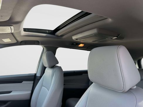 Used 2023 Honda Odyssey Touring image 17