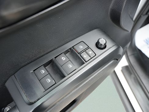 Used 2023 Toyota Tacoma SR AWD/4WD image 18