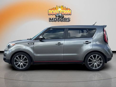 Used 2019 Kia Soul ! FWD image 3