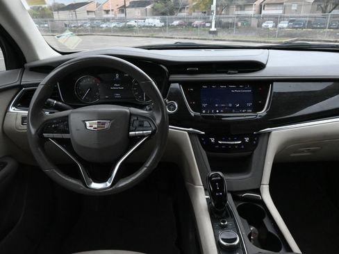 Used 2022 Cadillac XT6 Premium Luxury image 9