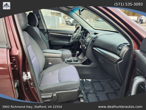 Used 2012 Kia Sorento FWD image 16