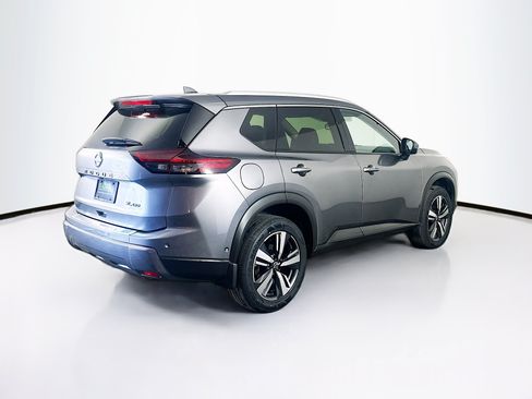 Used 2025 Nissan Rogue SL AWD/4WD image 9