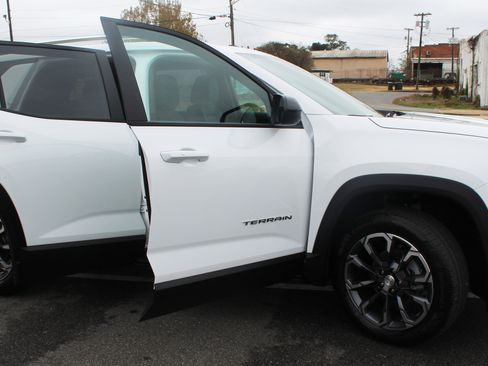 New 2026 GMC Terrain Elevation w/ Elevation Premium Package image 10