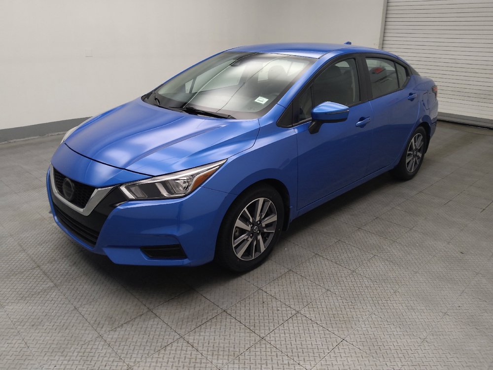 Used 2020 Nissan Versa SV FWD image 2