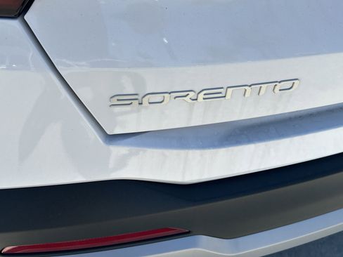 New 2026 Kia Sorento LX FWD image 9