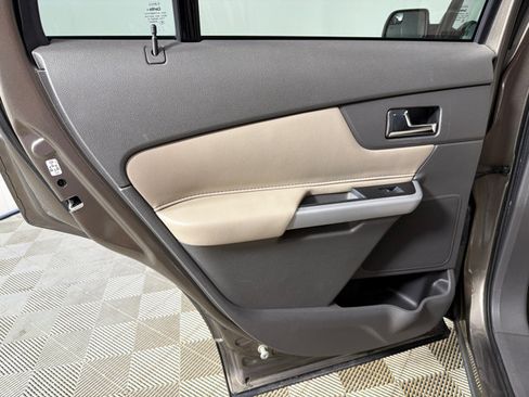 Used 2013 Ford Edge SEL FWD image 22
