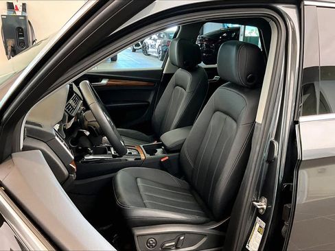 Certified 2023 Audi Q5 2.0T Premium w/ Convenience Package AWD/4WD image 8