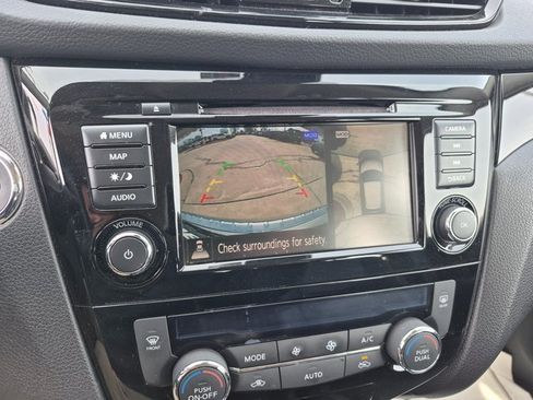 Used 2022 Nissan Rogue Sport SL image 16