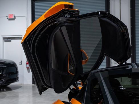 Used 2018 McLaren 720S Performance image 24