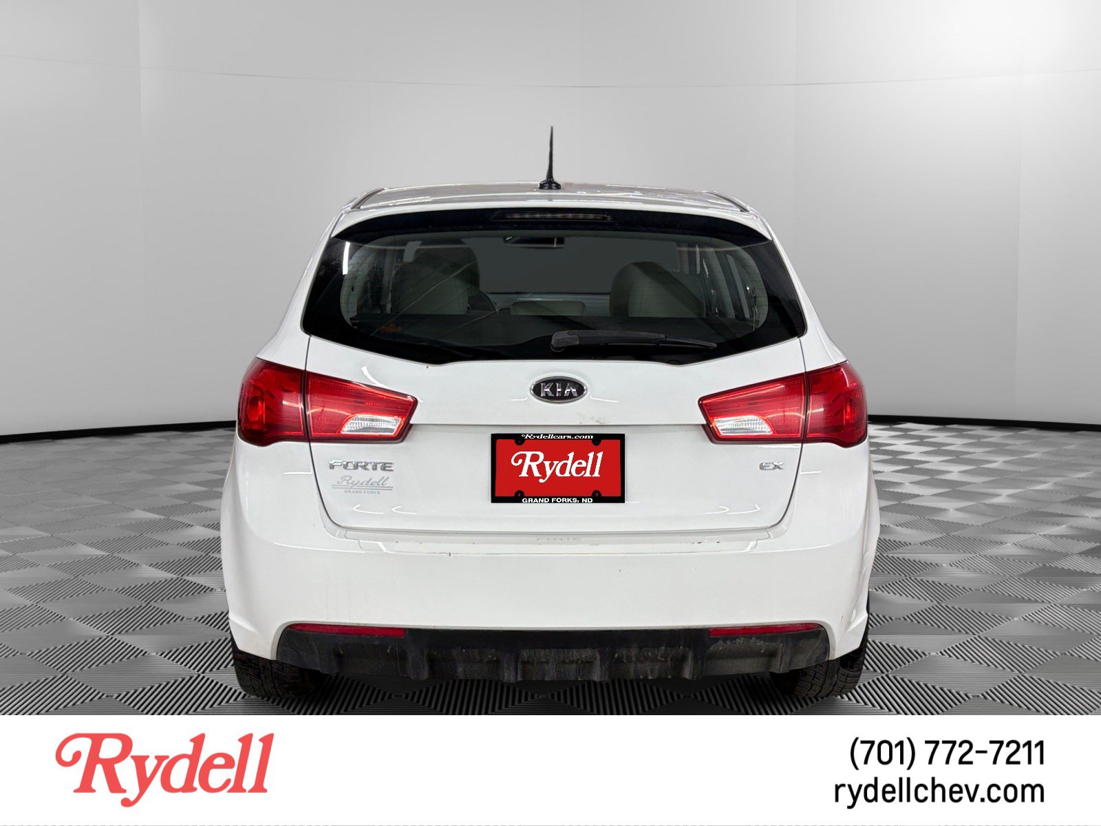 Used 2013 Kia Forte EX FWD image 4
