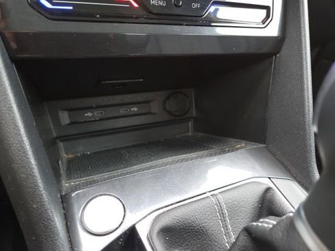 Certified 2024 Volkswagen Tiguan SE image 18