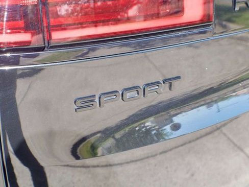 Used 2024 Land Rover Range Rover Sport SE image 11
