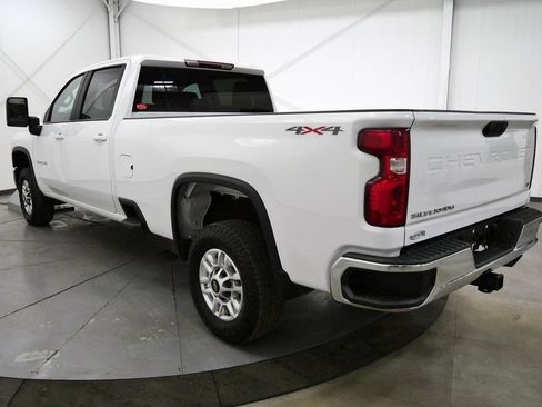 Used 2024 Chevrolet Silverado 2500 LT w/ Convenience Package AWD/4WD image 5