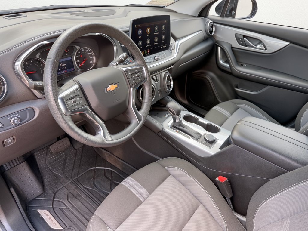 Used 2024 Chevrolet Blazer LT w/ Convenience Package FWD image 4