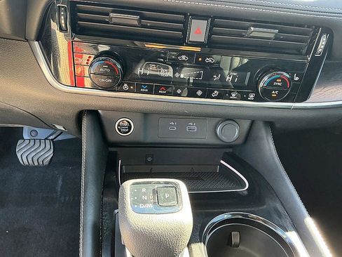 Certified 2023 Nissan Rogue Platinum w/ Platinum Premium Package image 19