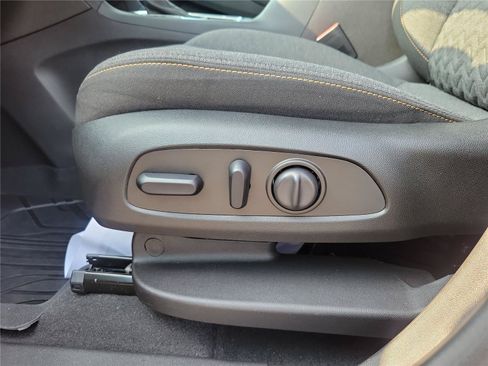 Used 2024 Chevrolet Equinox LT w/ LPO, Floor Liner Package FWD image 16