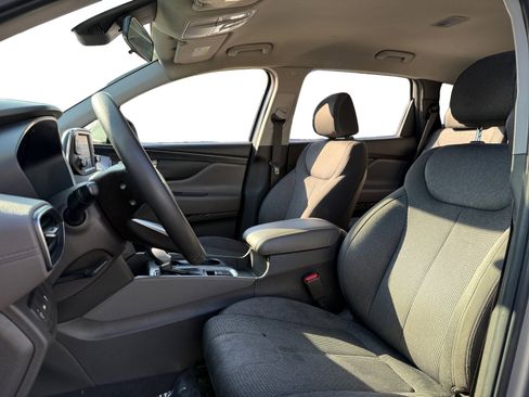 Used 2020 Hyundai Santa Fe SE image 9