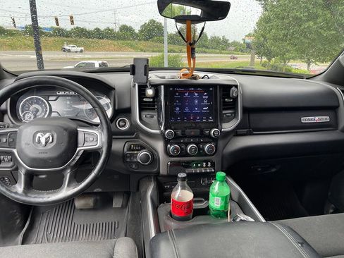 Used 2019 RAM 1500 Big Horn AWD/4WD image 10