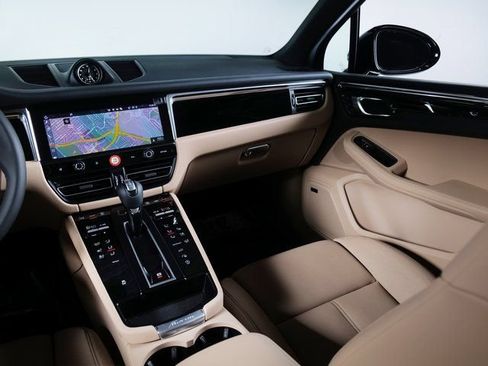 New 2026 Porsche Macan AWD/4WD image 19