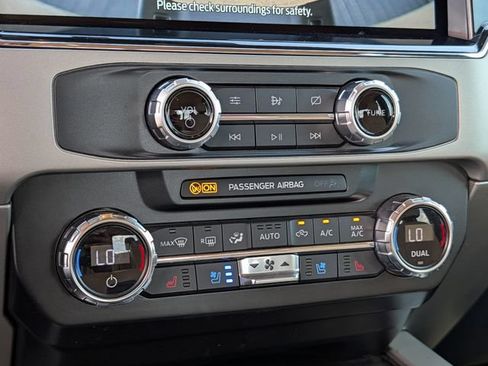 Used 2022 Ford F250 Lariat w/ Lariat Value Package AWD/4WD image 19