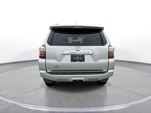 Used 2022 Toyota 4Runner SR5 Premium w/ Moonroof Package RWD image 7