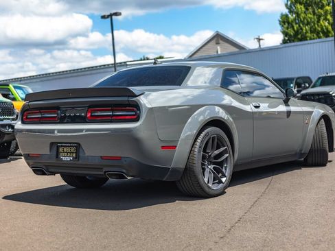 Used 2019 Dodge Challenger R/T Scat Pack RWD image 5