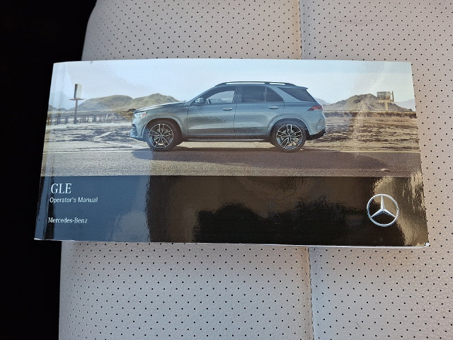 Used 2022 Mercedes-Benz GLE 350 4MATIC w/ Premium Package image 27