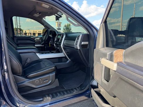 Used 2017 Ford F250 Lariat w/ Lariat Value Package AWD/4WD image 9