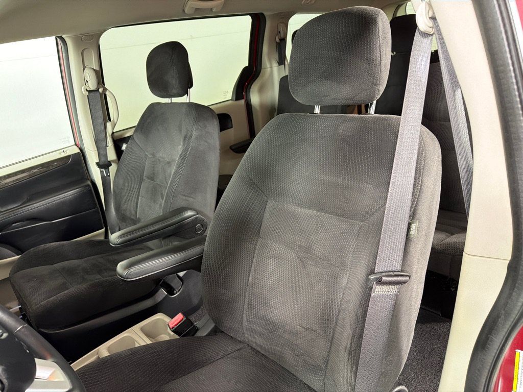 Used 2014 Dodge Grand Caravan SE w/ Quick Order Package 29E SE FWD image 11