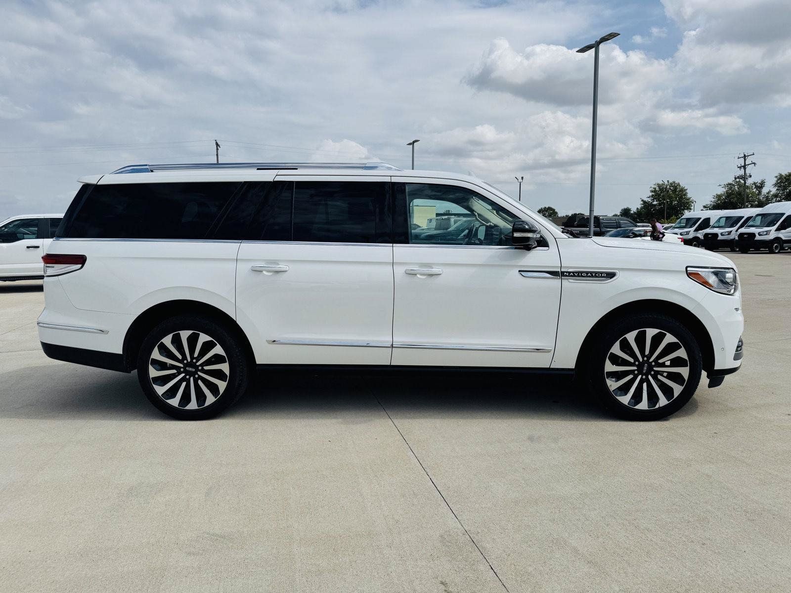 Used 2024 Lincoln Navigator L Reserve AWD/4WD image 51