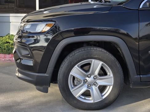 Certified 2022 Jeep Compass Latitude image 8