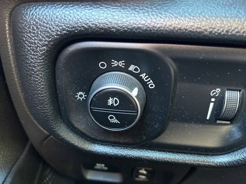 Used 2021 RAM 1500 Big Horn image 25