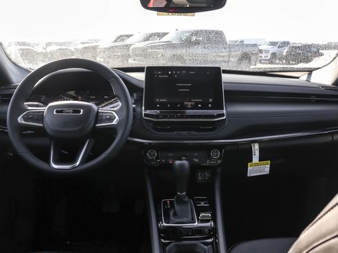 New 2026 Jeep Compass Latitude image 14