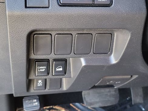 Certified 2023 Nissan Frontier SV AWD/4WD image 11