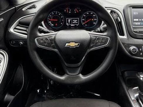Used 2018 Chevrolet Malibu LS image 14