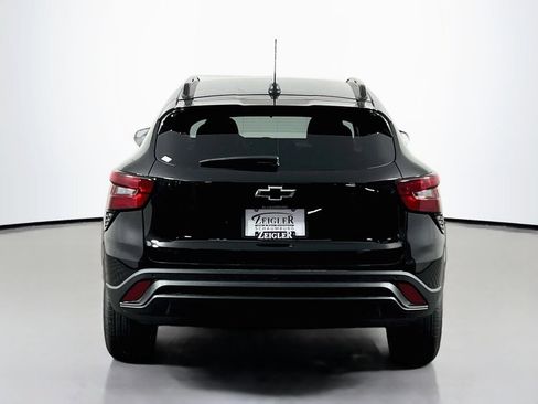 New 2026 Chevrolet Trax LT w/ Driver Confidence Package FWD image 6