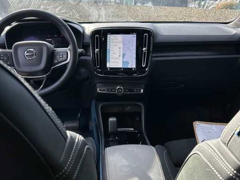 Used 2023 Volvo C40 P8 Recharge Ultimate image 3