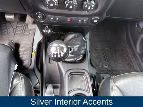 Used 2014 Jeep Wrangler Unlimited Rubicon image 30