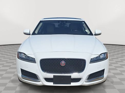 Used 2017 Jaguar XF Prestige RWD image 2