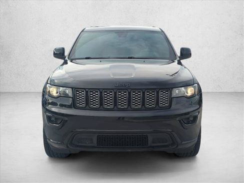 Used 2019 Jeep Grand Cherokee Altitude RWD image 2