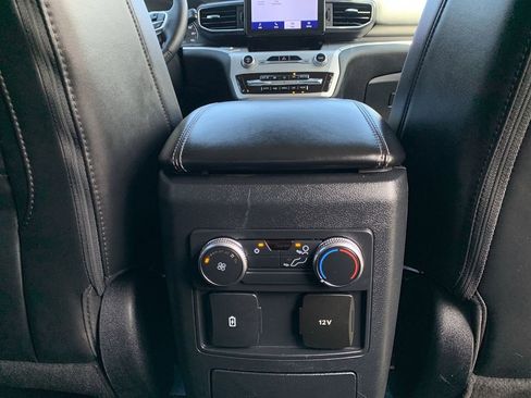 Used 2022 Ford Explorer XLT w/ Equipment Group 202A image 32