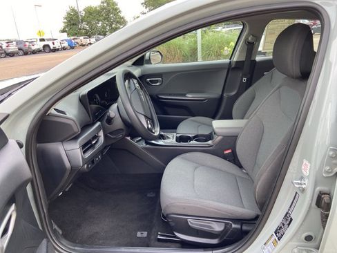 Used 2025 Kia K4 FWD image 34